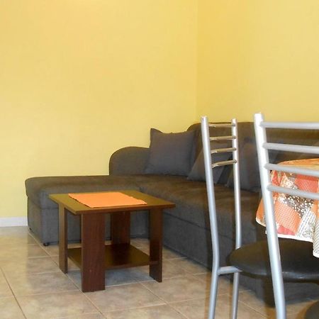 Apartments With A Parking Space Umag - 7109 Bagian luar foto