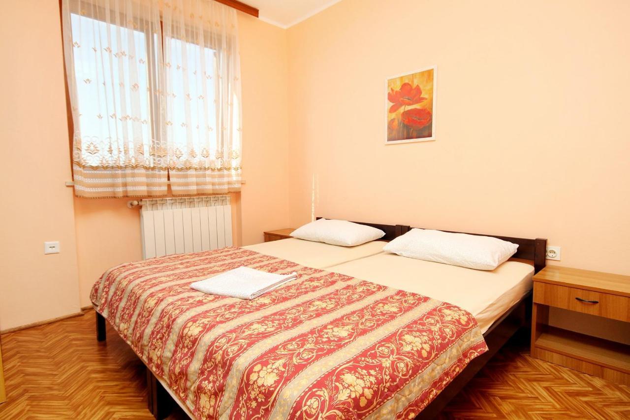 Apartments With A Parking Space Umag - 7109 Bagian luar foto